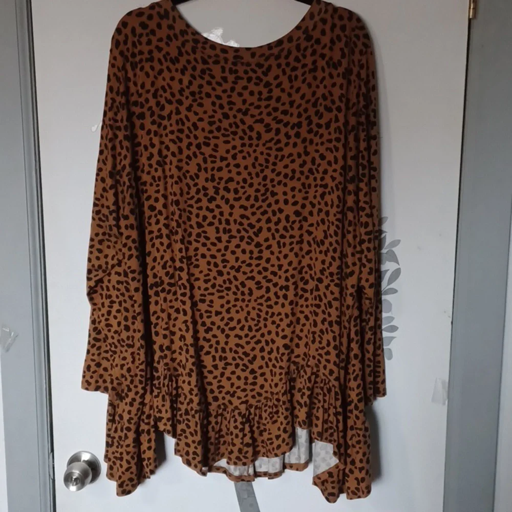 Plus-Size Henley Style Top!!! - Picture 6 of 6